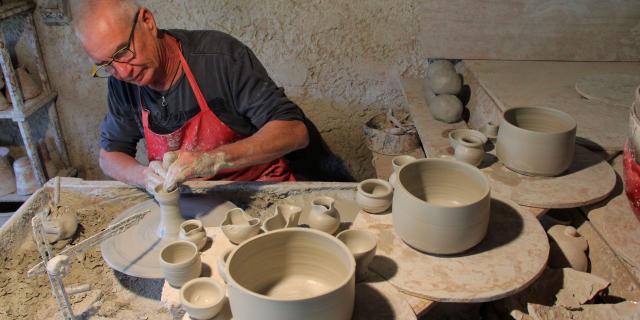 Ceramiste Atelier Poterie Massucco Ceramique Argile Aubagne Oti Aubagne