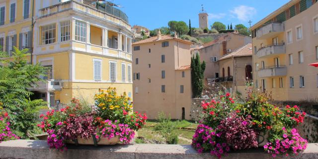 Fleurs Pont Centre Roquevaire Oti Aubagne