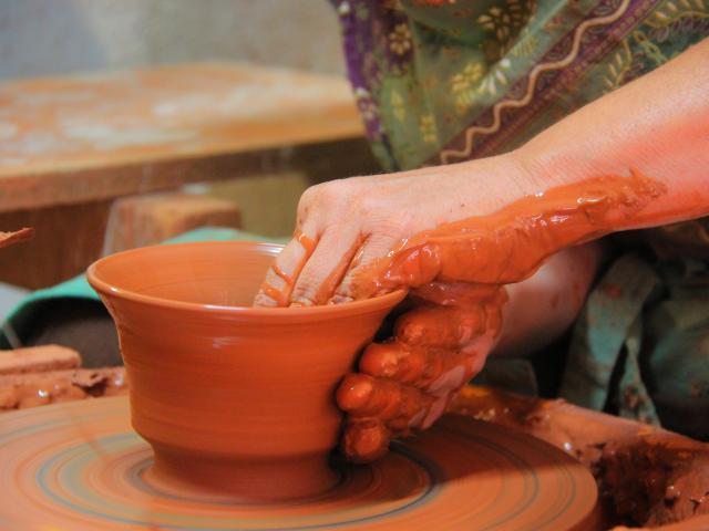 Tournage poterie à l'atelier Hostein Noe - Aubagne