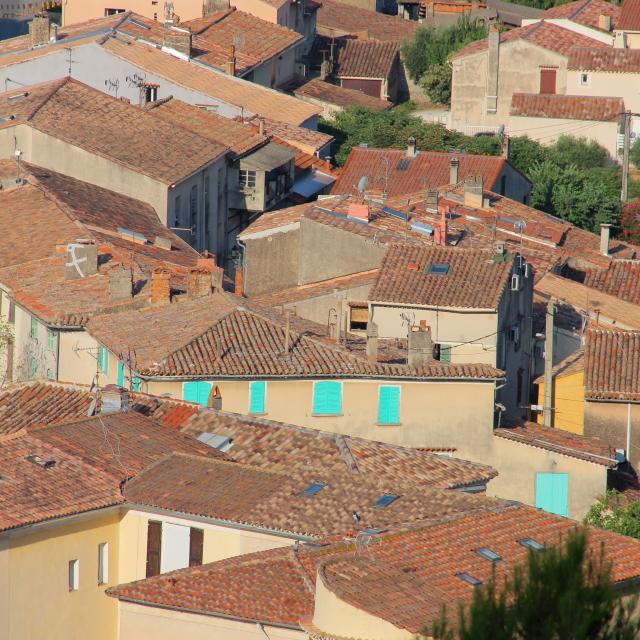 Village Cuges Les Pins Oti Aubagne