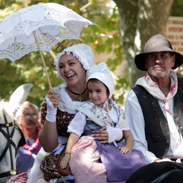 Char Cavalcade Beaudinard Aubagne Oti Aubagne