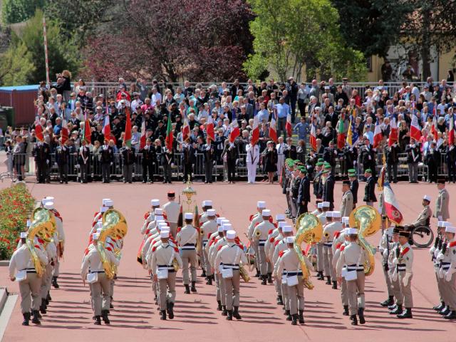 defile-musique-legion-etrangere-camerone-oti-aubagne-scaled.jpg