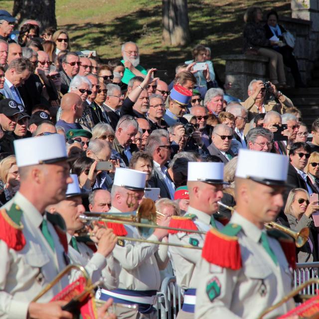 defile-musique-legion-etrangere-spectateurs-camerone-oti-aubagne-scaled.jpg