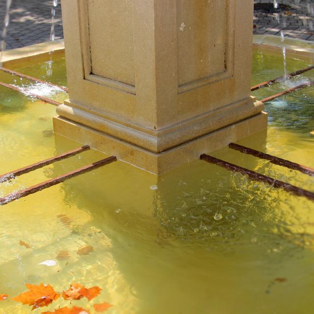 Eau Fontaine Belcodene Oti Aubagne