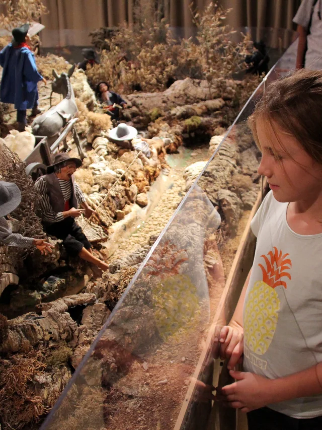 Enfant Musee Pecheurs Santons Di Landro Oti Aubagne