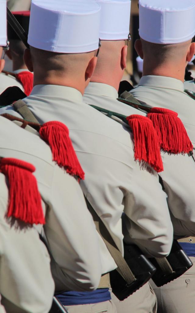 epaulettes-defile-legion-etrangere-camerone-oti-aubagne-scaled.jpg