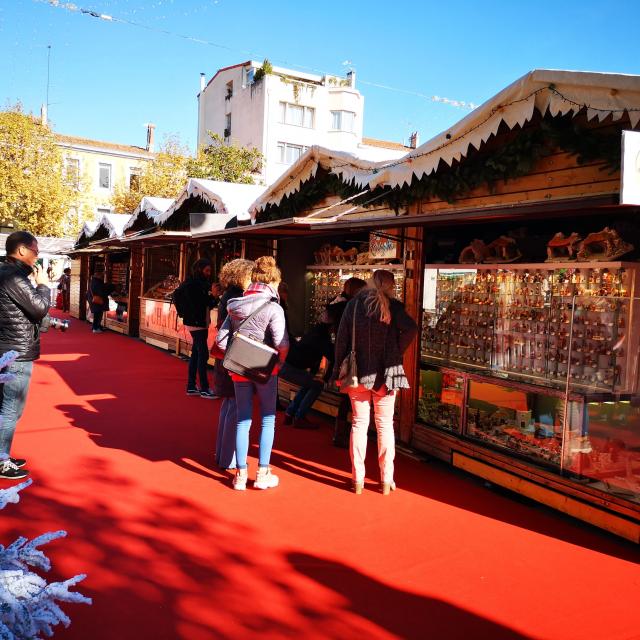 Allées du marché au santon et à la céramique d'hiver - OTI Aubagne