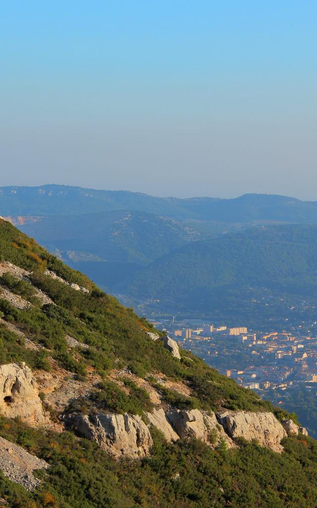 Falaise Sentier Nature Massif De L'etoile Oti Aubagne