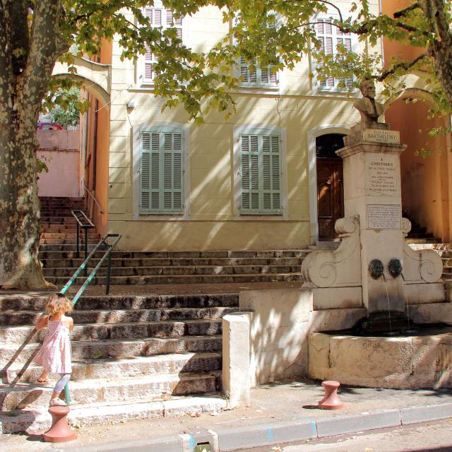 Fontaine barthélémy centre historique Aubagne-OTI_Aubagne