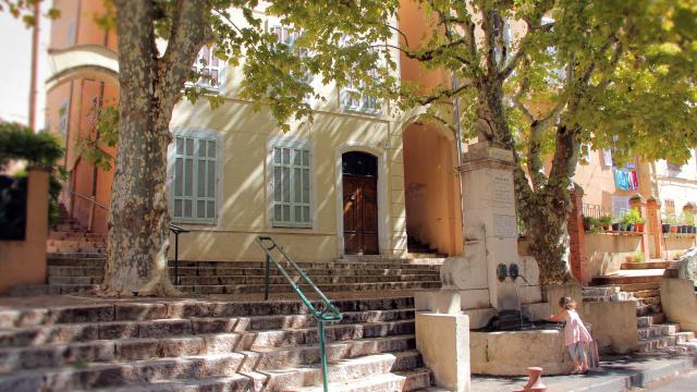 Fontaine Rue De Guin Centre Historique Aubagne Oti Aubagne