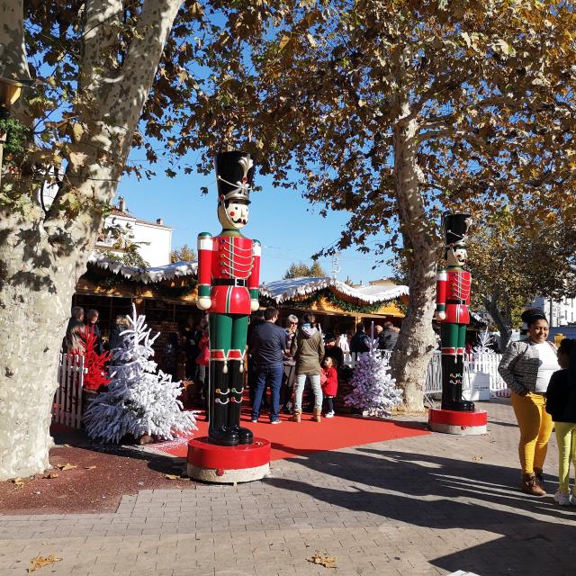 Marché au santon et à la céramique d'hiver - OTI Aubagne