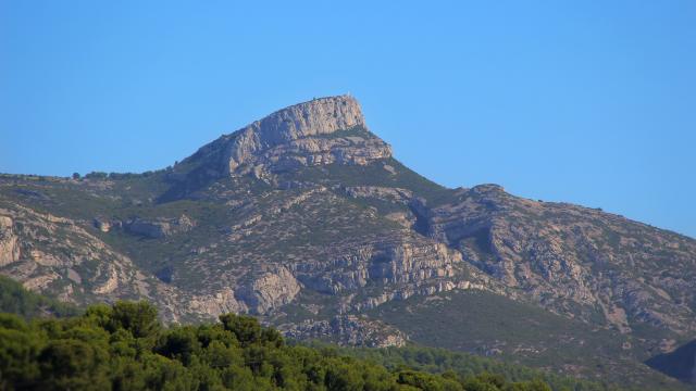 Panorama Massif Du Garlaban Massif De L'etoile Oti Aubagne