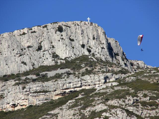 Sommet Du Garlaban Croix Massif De L'etoile Parapente Nature Oti Aubagne