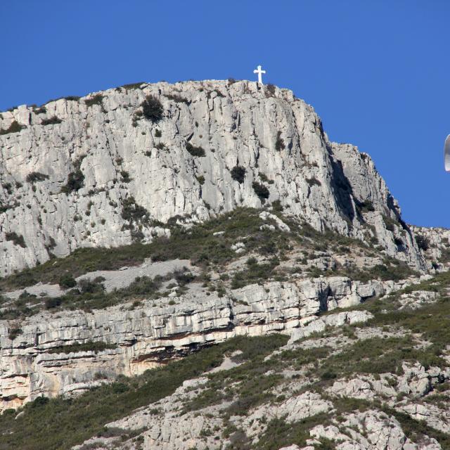 Sommet Du Garlaban Croix Massif De L'etoile Parapente Nature Oti Aubagne