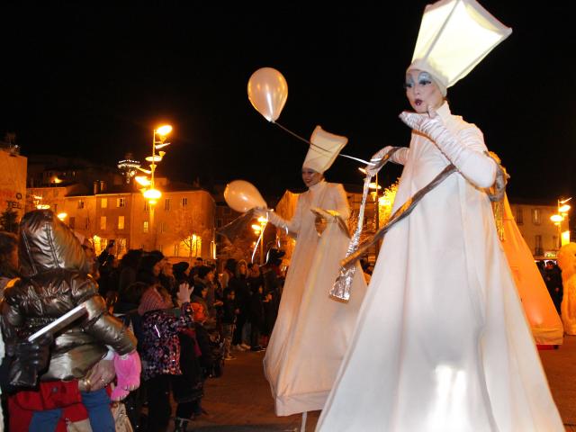 Spectacteurs Grande Parade Noël Aubagne Oti Aubagne