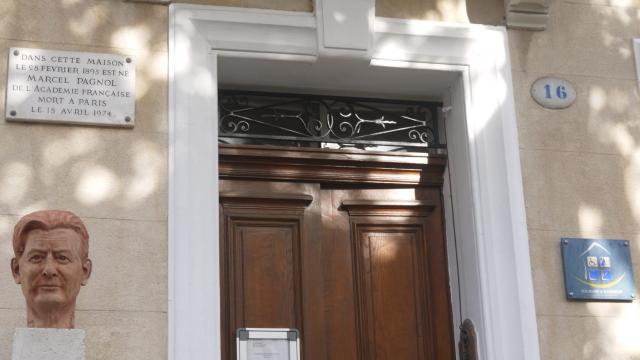 Buste et façade de la Maison natale de Marcel Pagnol - Aubagne